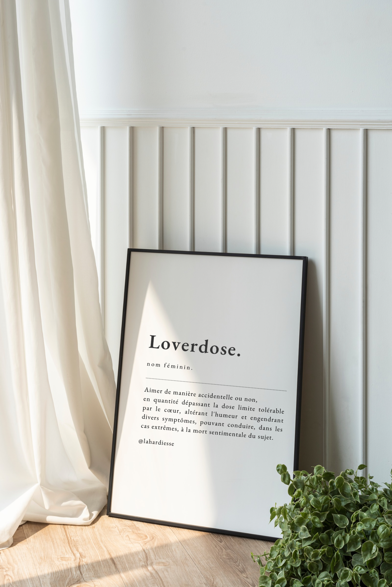 Affiche poétique Loverdose A3, définition typographique de l'amour, noir sur blanc, La Hardiesse